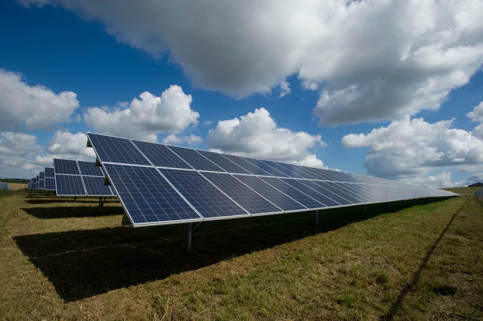 Parc fotovoltaic montat la sol